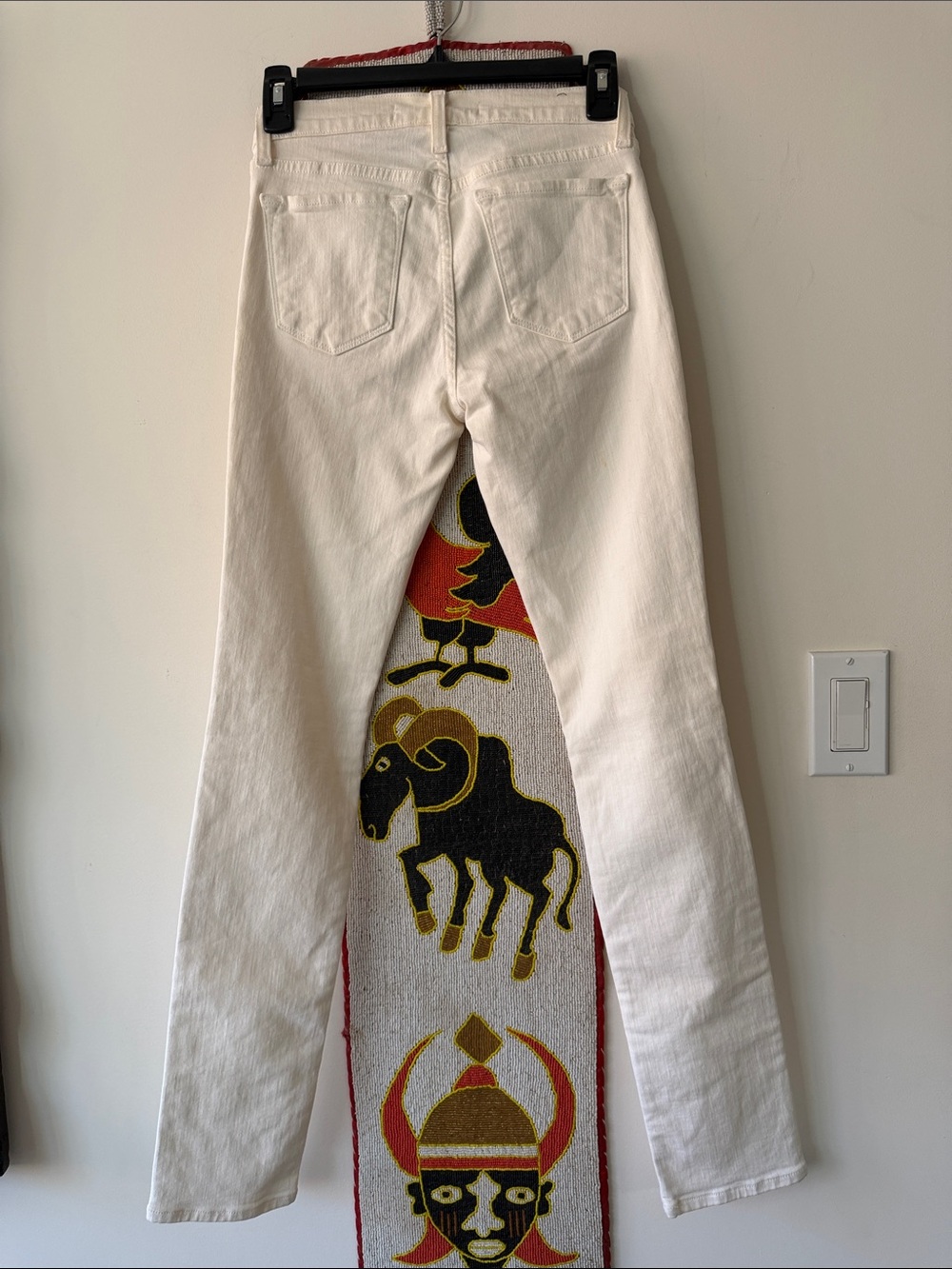 “J BRAND” Very Nice Crean Colored Jeans - Picture 5 of 11